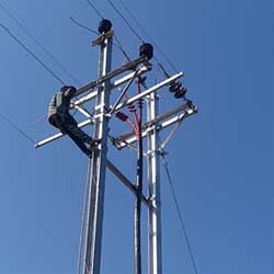 Overhead power line installation  