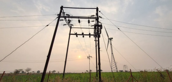 isolator structure at wind mill lines